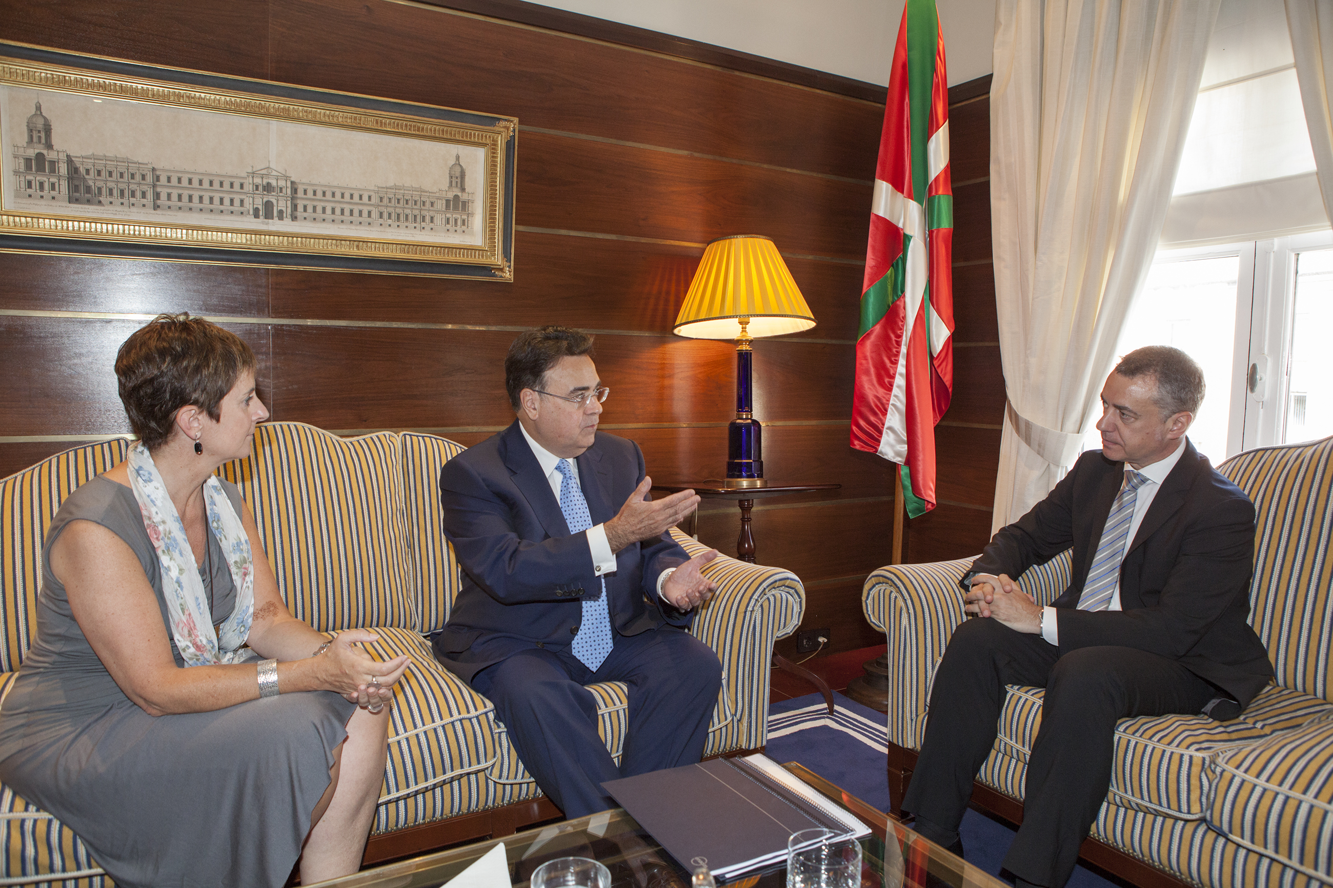 Antonio Llardén in an institutional meeting with the president of the Basque Country