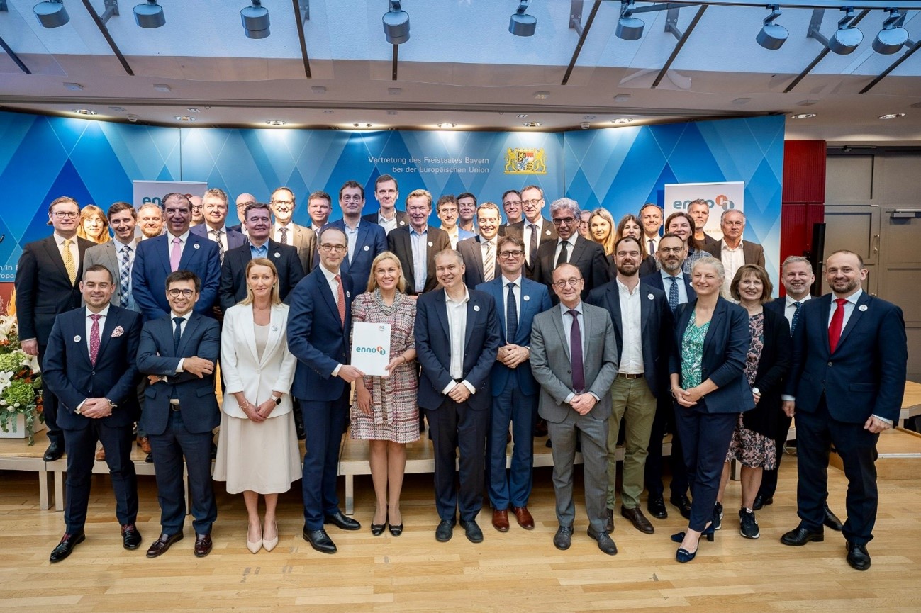 Group photo at the ceremony of handing over to Kadri Simson the general principles of ENNOH's statutes and internal rules